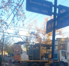 👷🏻♂️🚧Comenzamos a trabajar en la demarcación de sendas peatonales en la Avenida Mitre